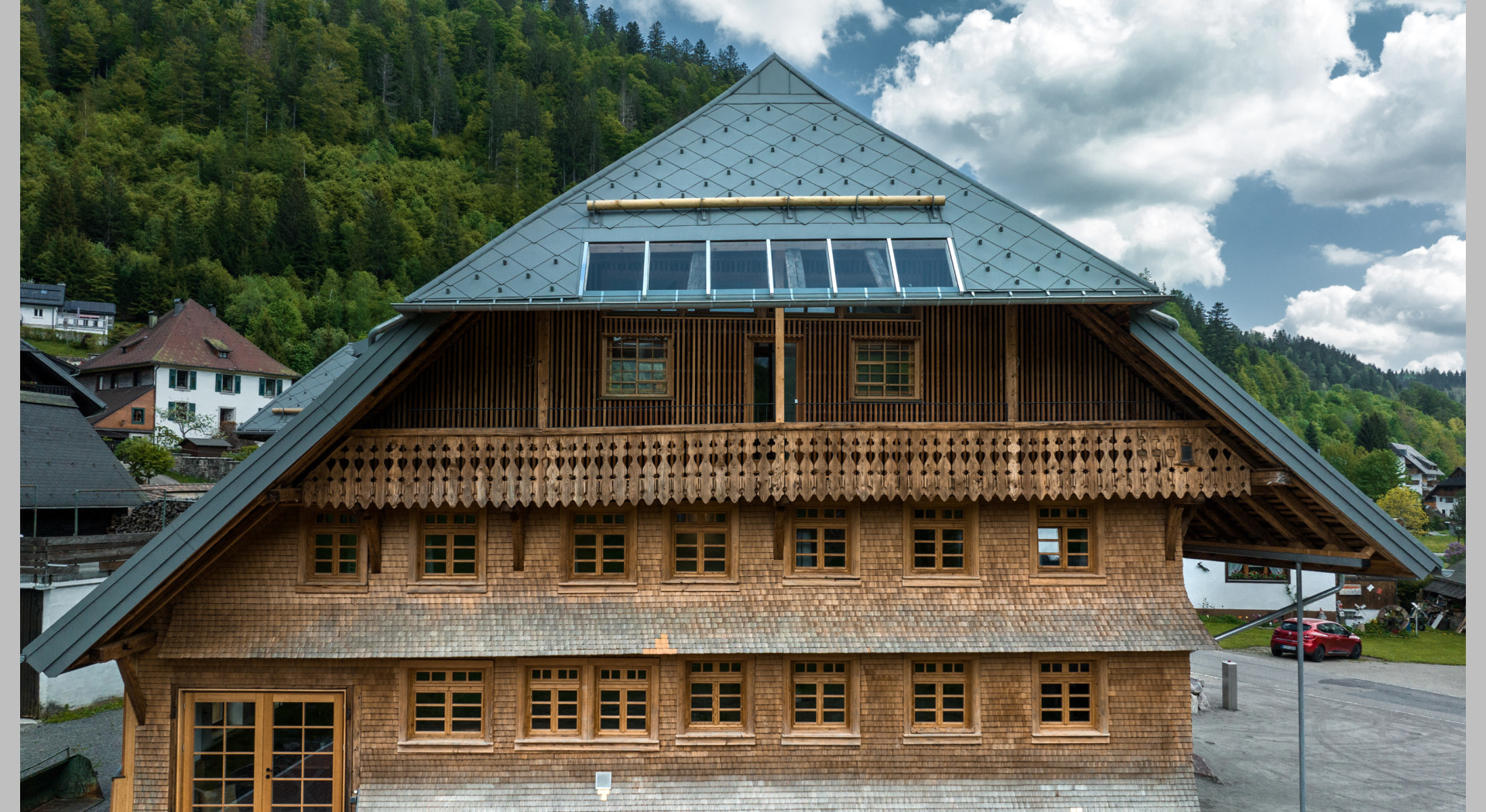 Der Bruderhof Frontansicht
