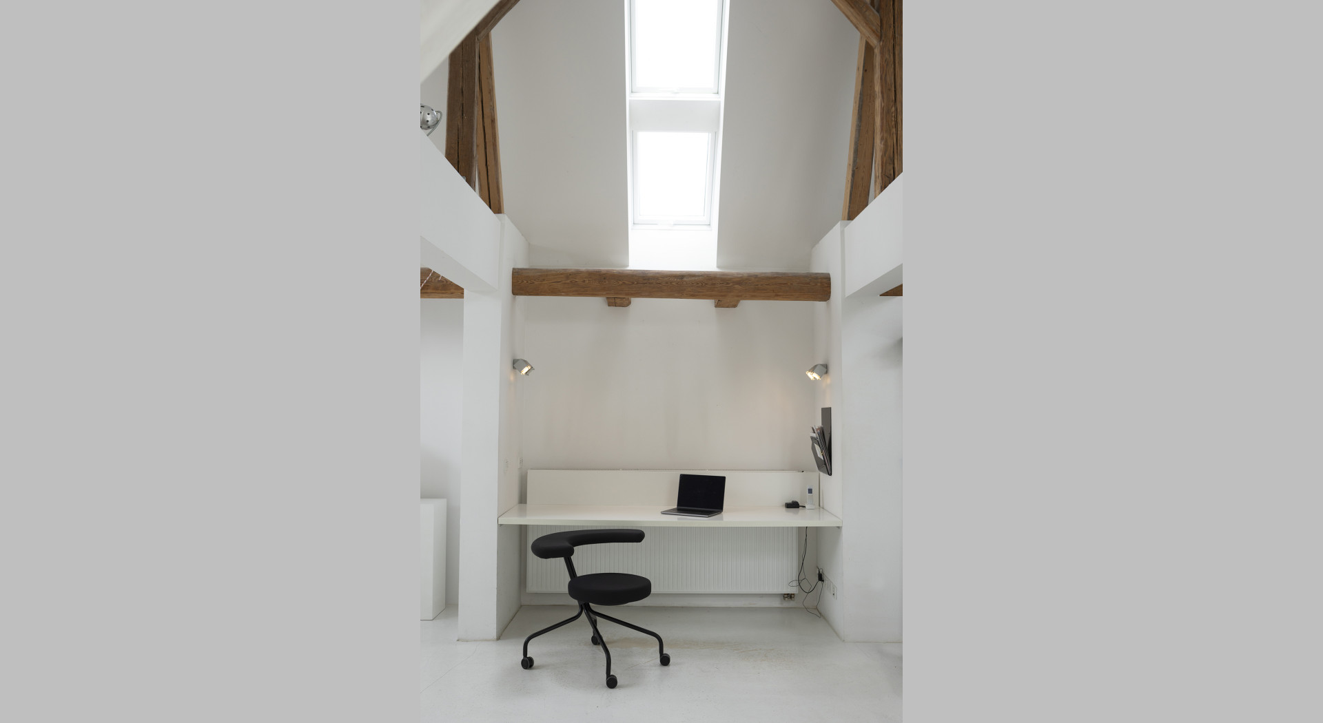 STUDIO LÅVE 1 OG Schreibtisch