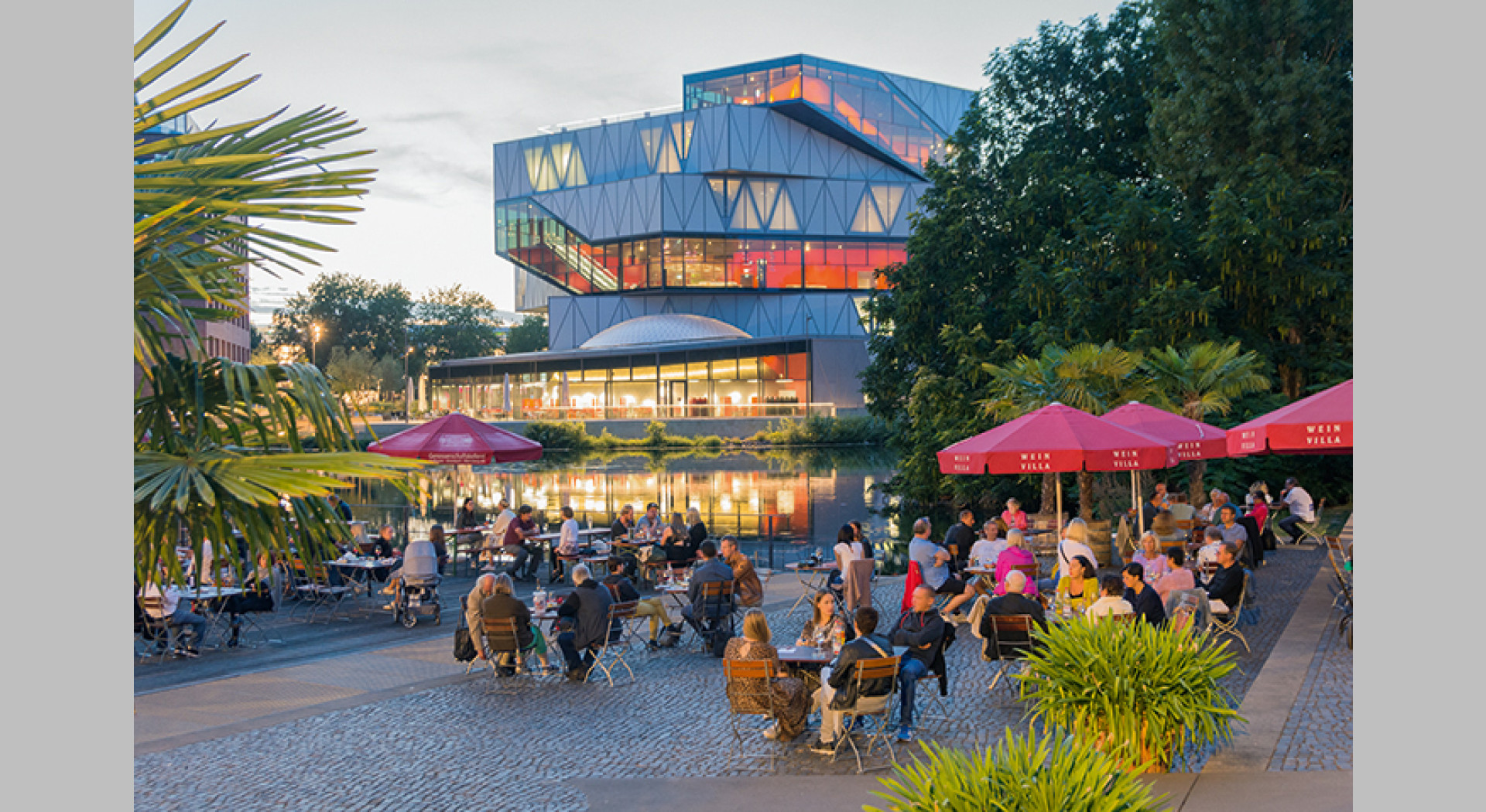 Neckarbühne mit Terrasse