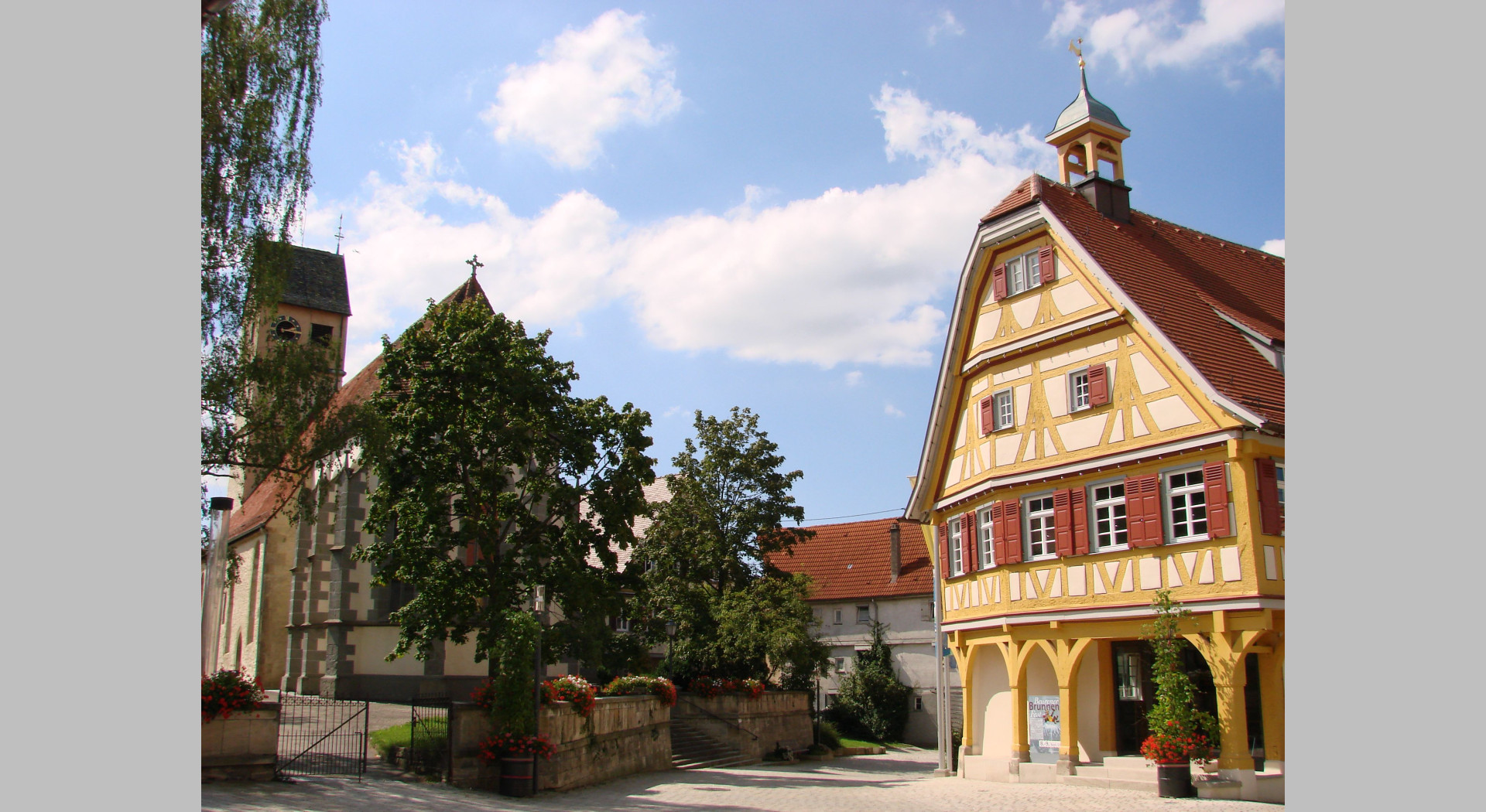 Nikolaus Kirche und historisches Rathaus