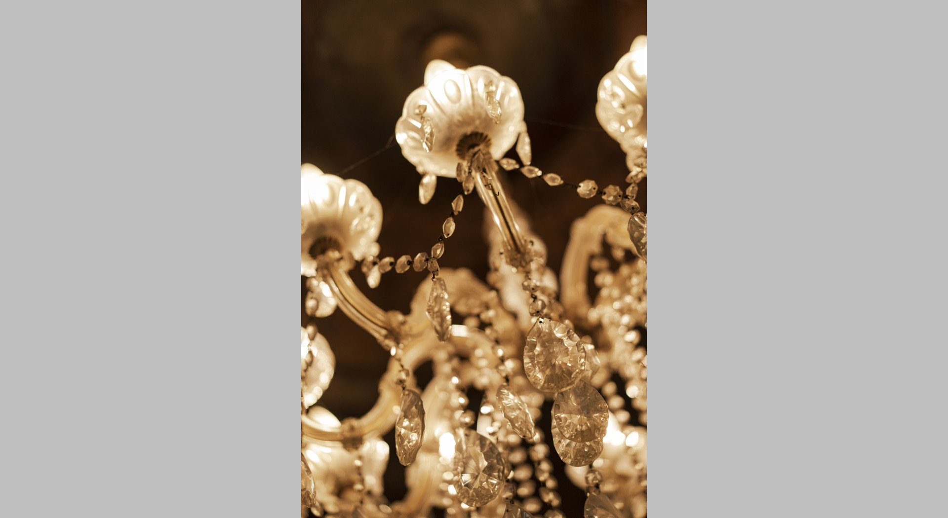 Gründerzeit Residenz aus 1887 I Hauptsalon Kronleuchter