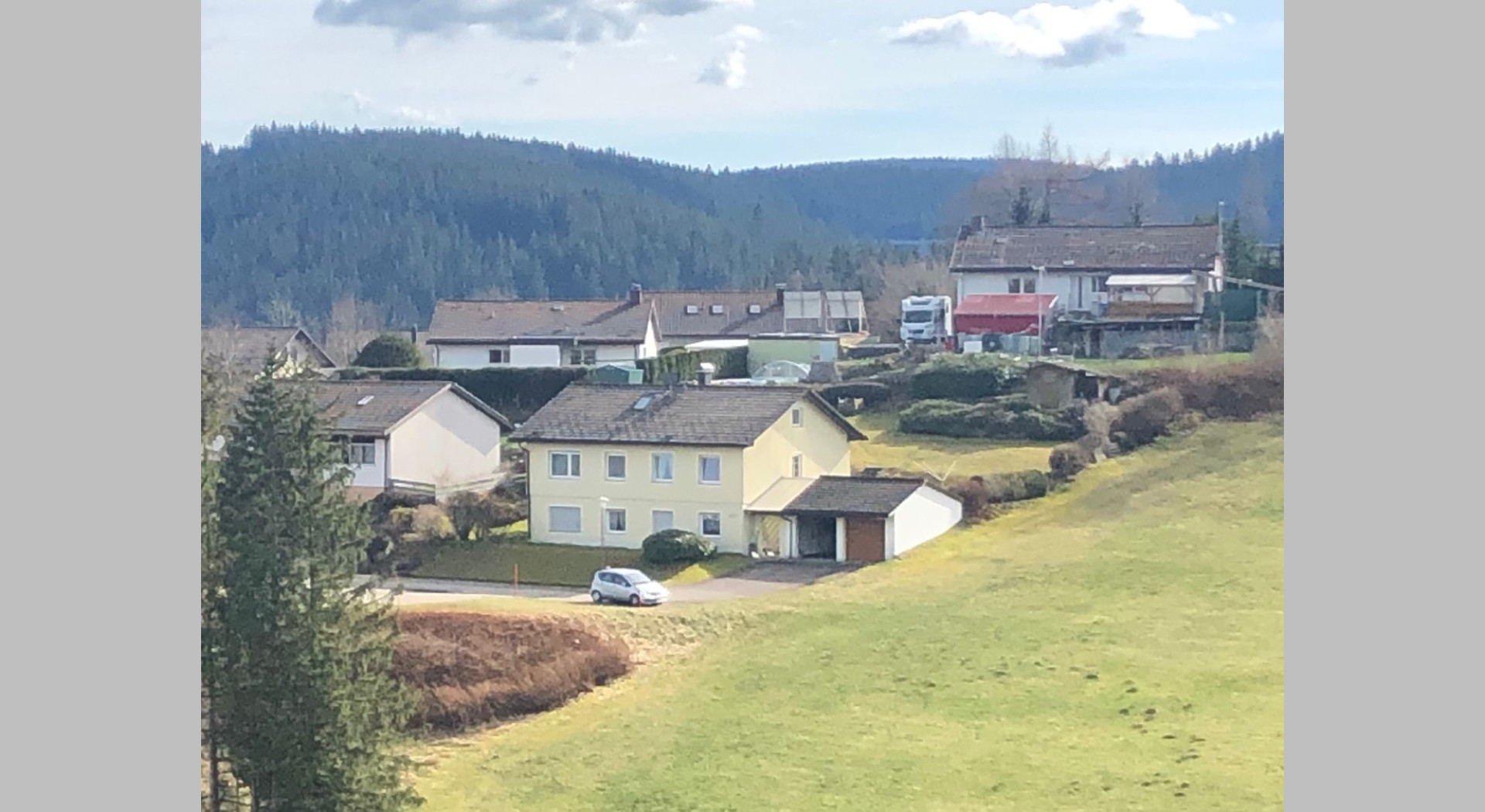 Haus Beer, Furtwangen, vom gegenüberliegenden Hang fotografiert