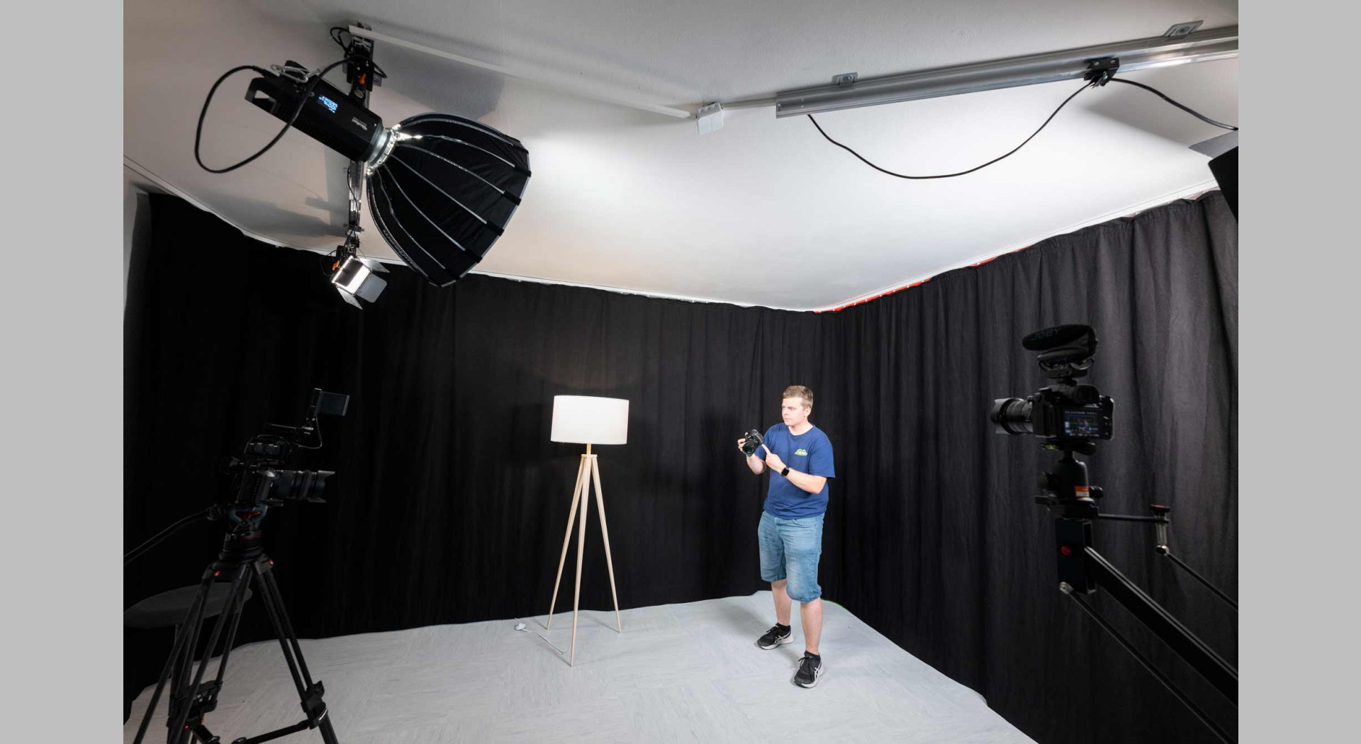Mietstudio mit schwarzem Hintergrund