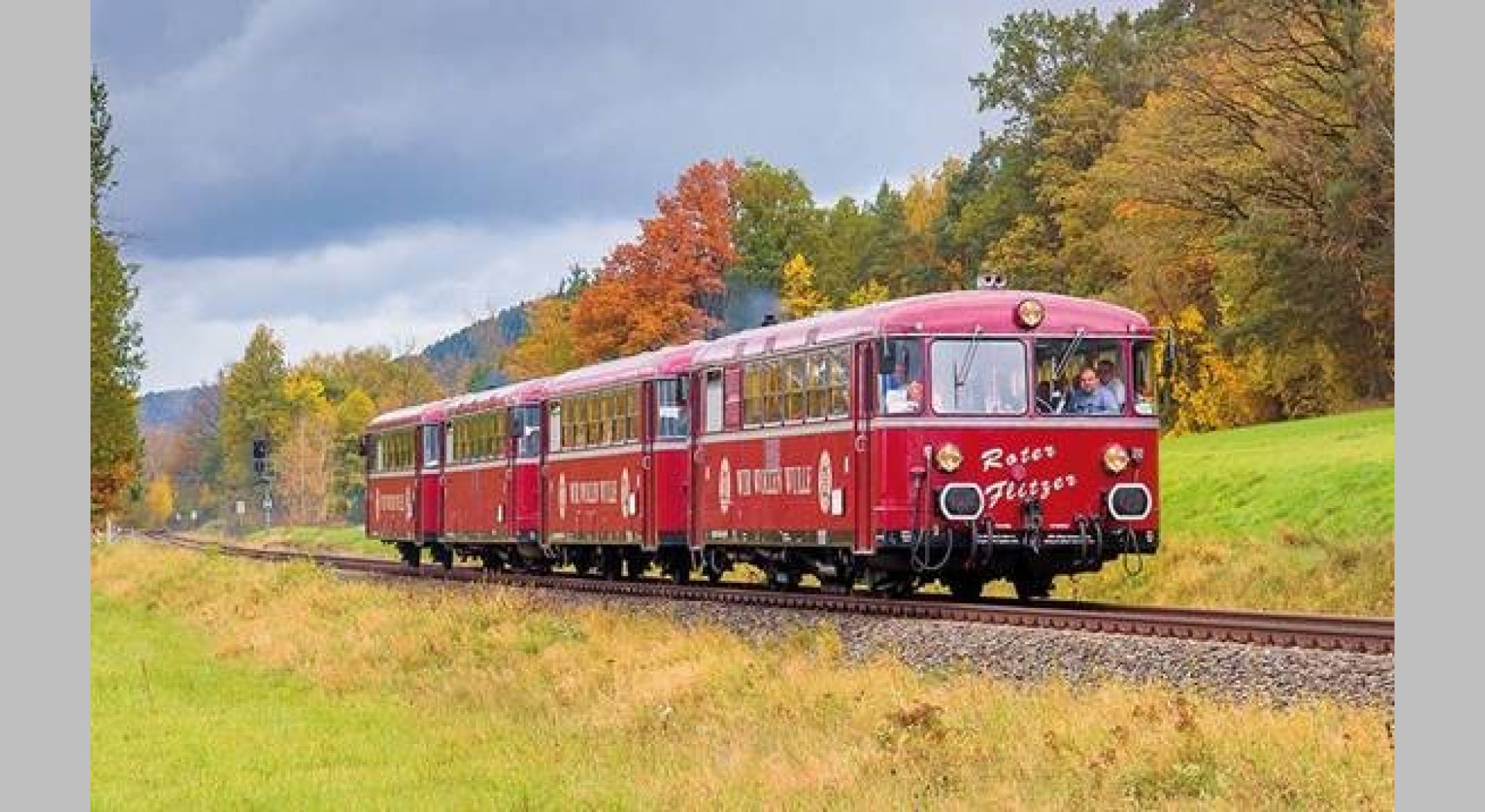 ROTER FLITZER mit 4 Wagen