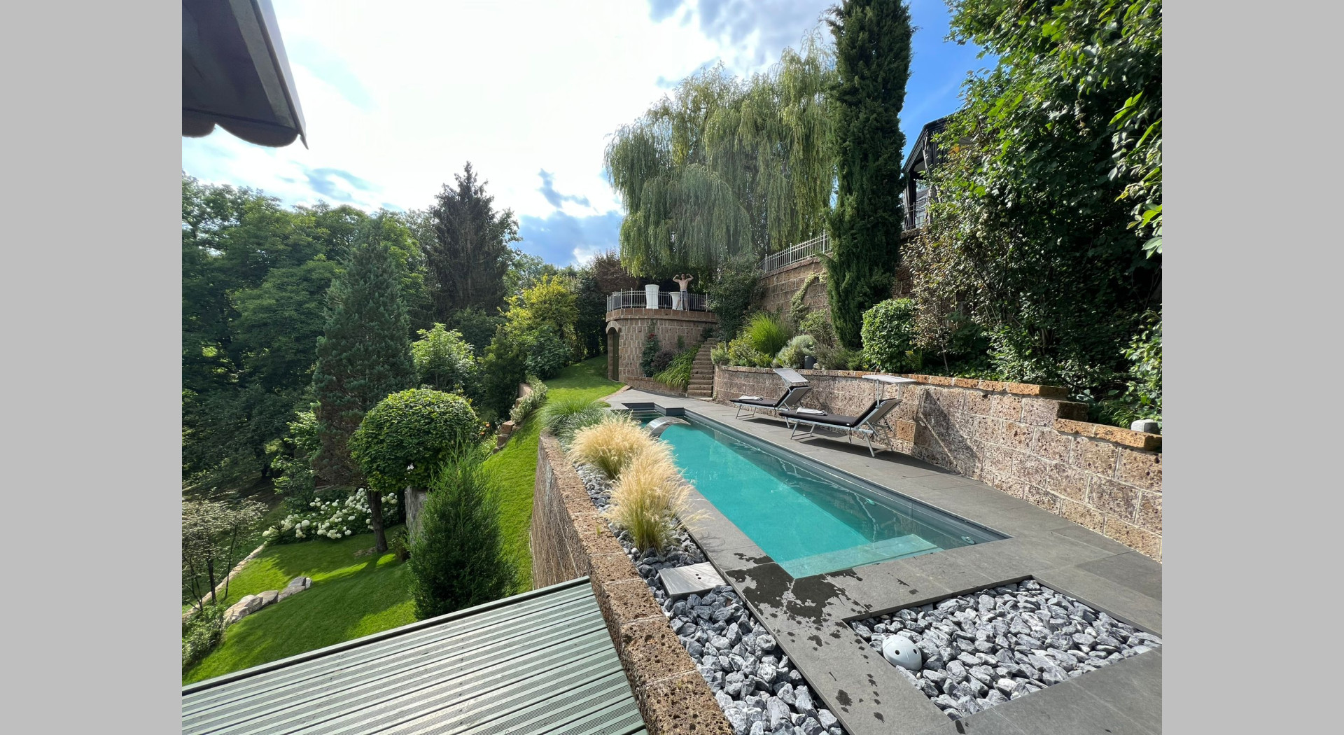 Pool und Garten