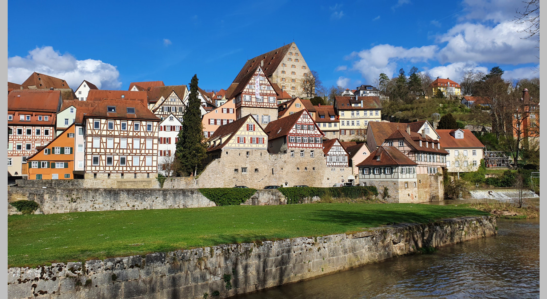 Stadtansicht Schwäbisch Hall vom Unterwöhrd aus.