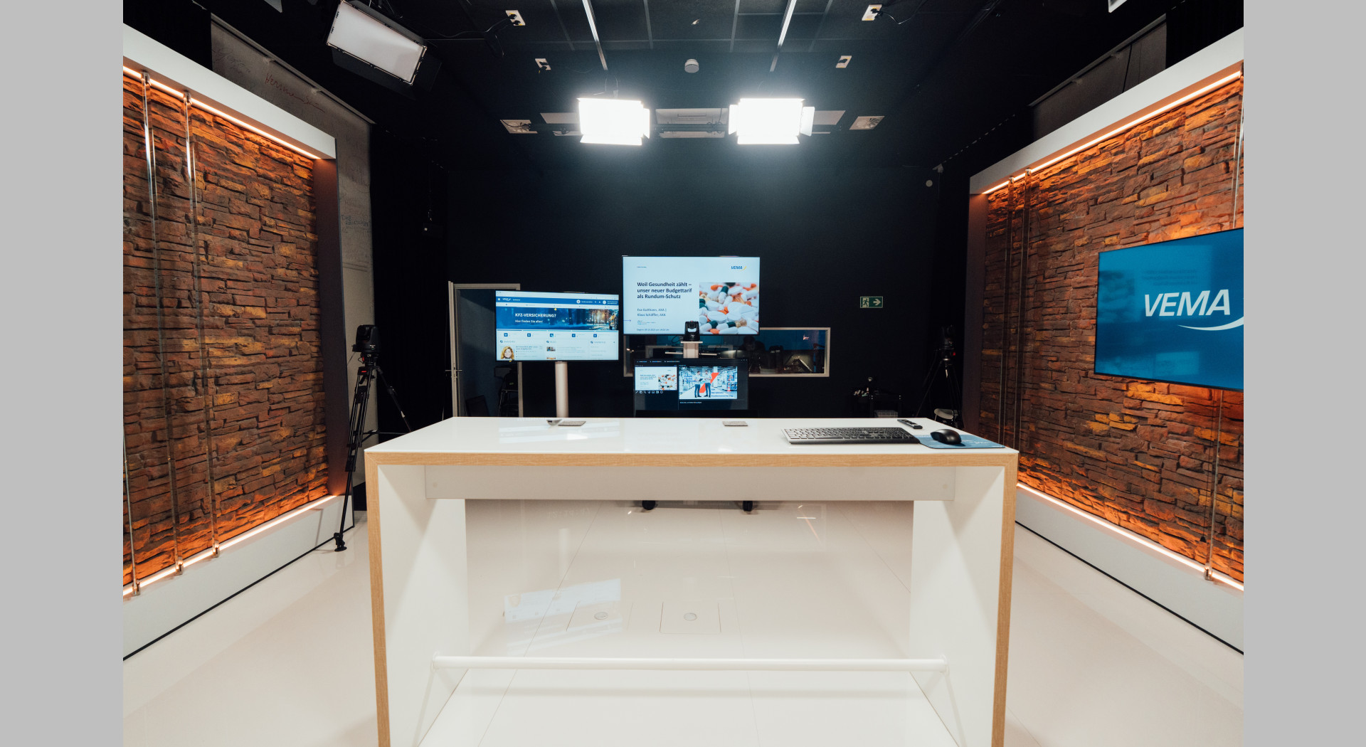 Studio 12, Ansicht auf die Referentenbildschirme