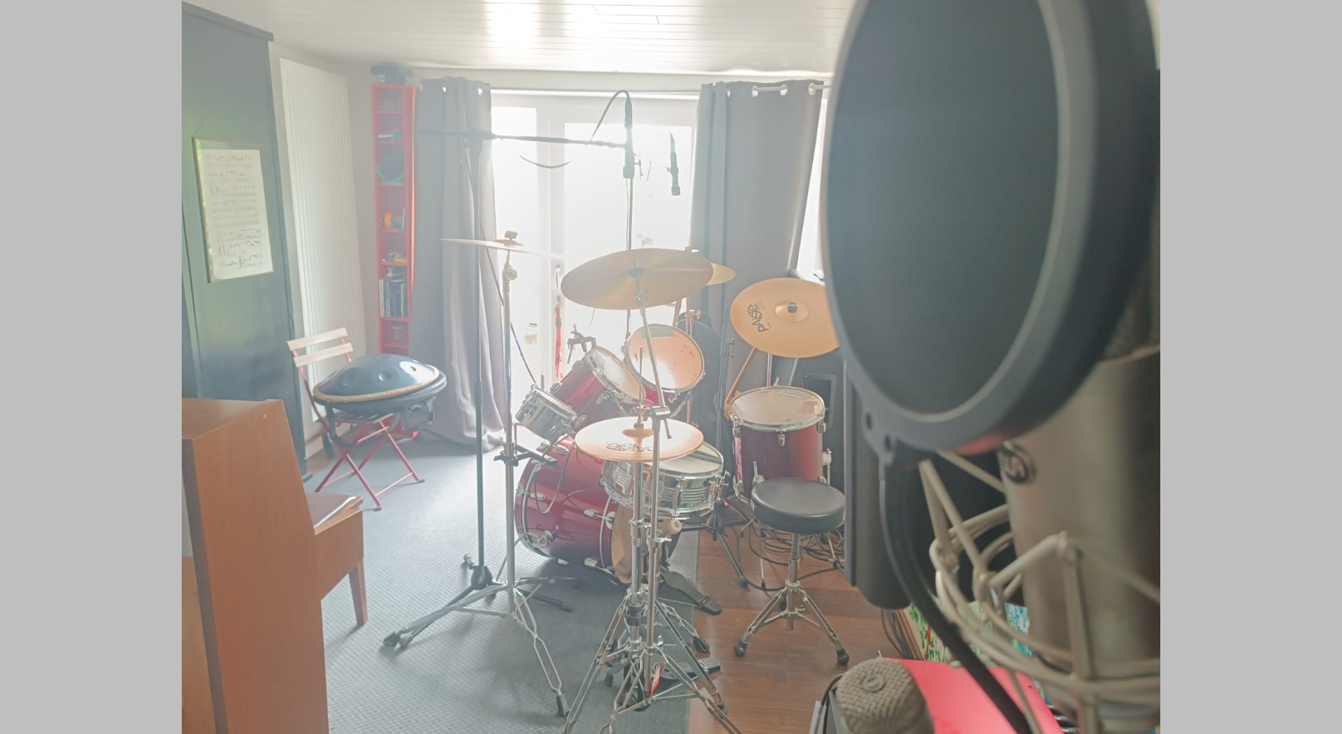 Musikstudio, Studio-Mikrophone, Schlag-Instrumente