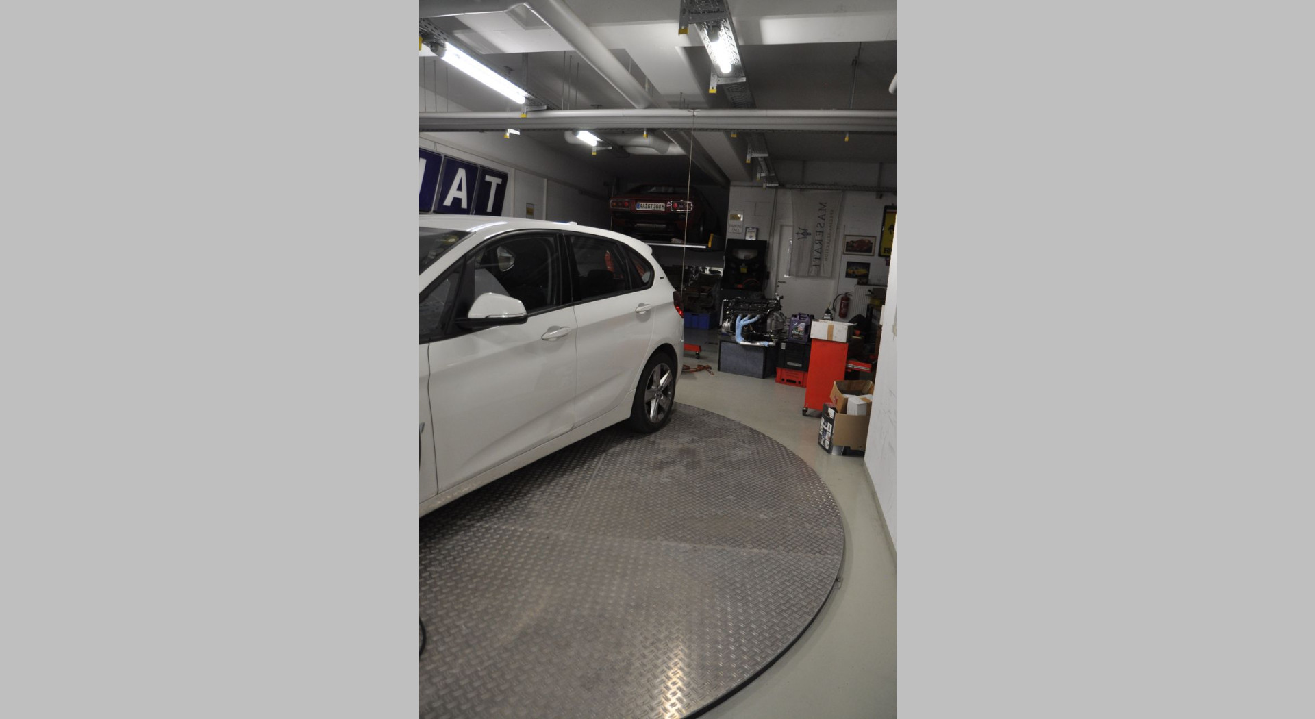 Garage mit Wendeplatte