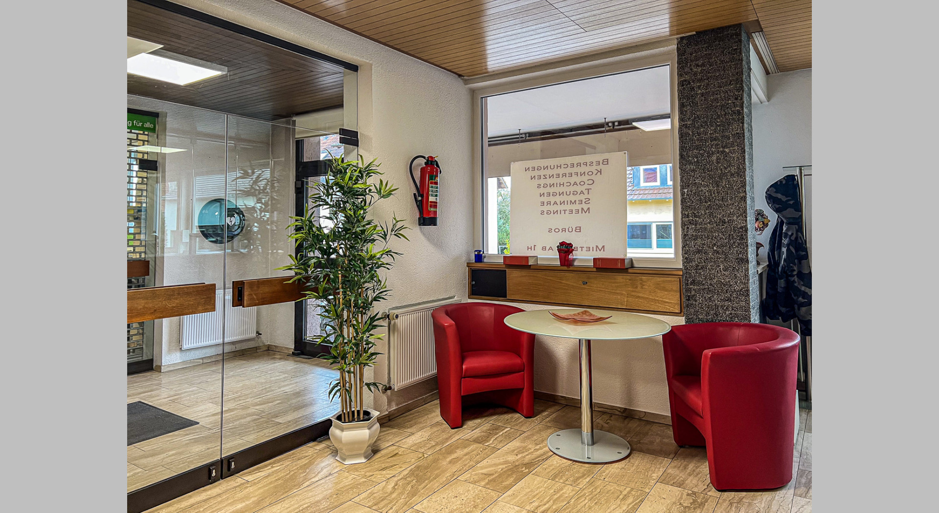 Eingangsbereich mit Sitzecke