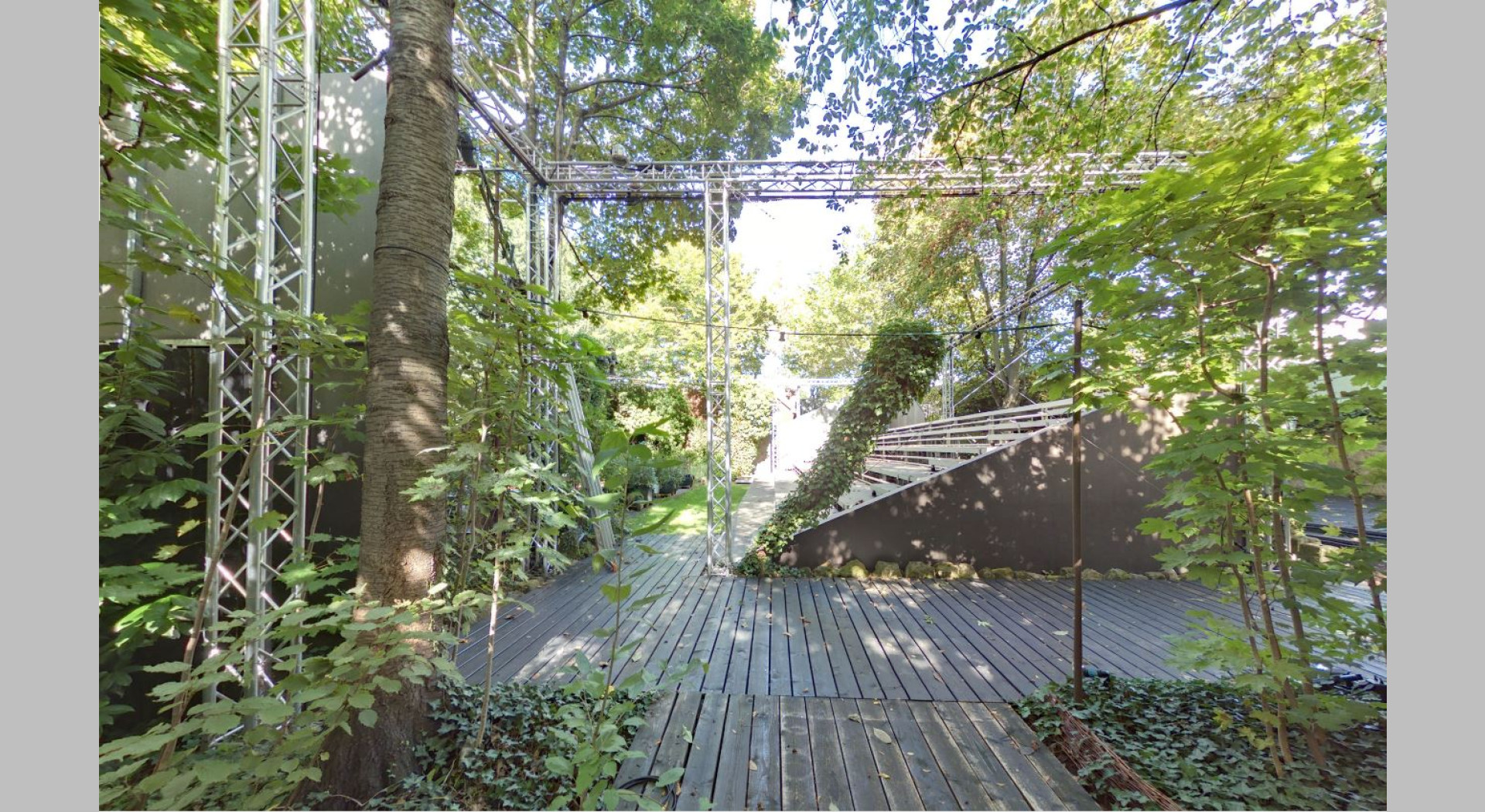 Cluss Garden große Bühne