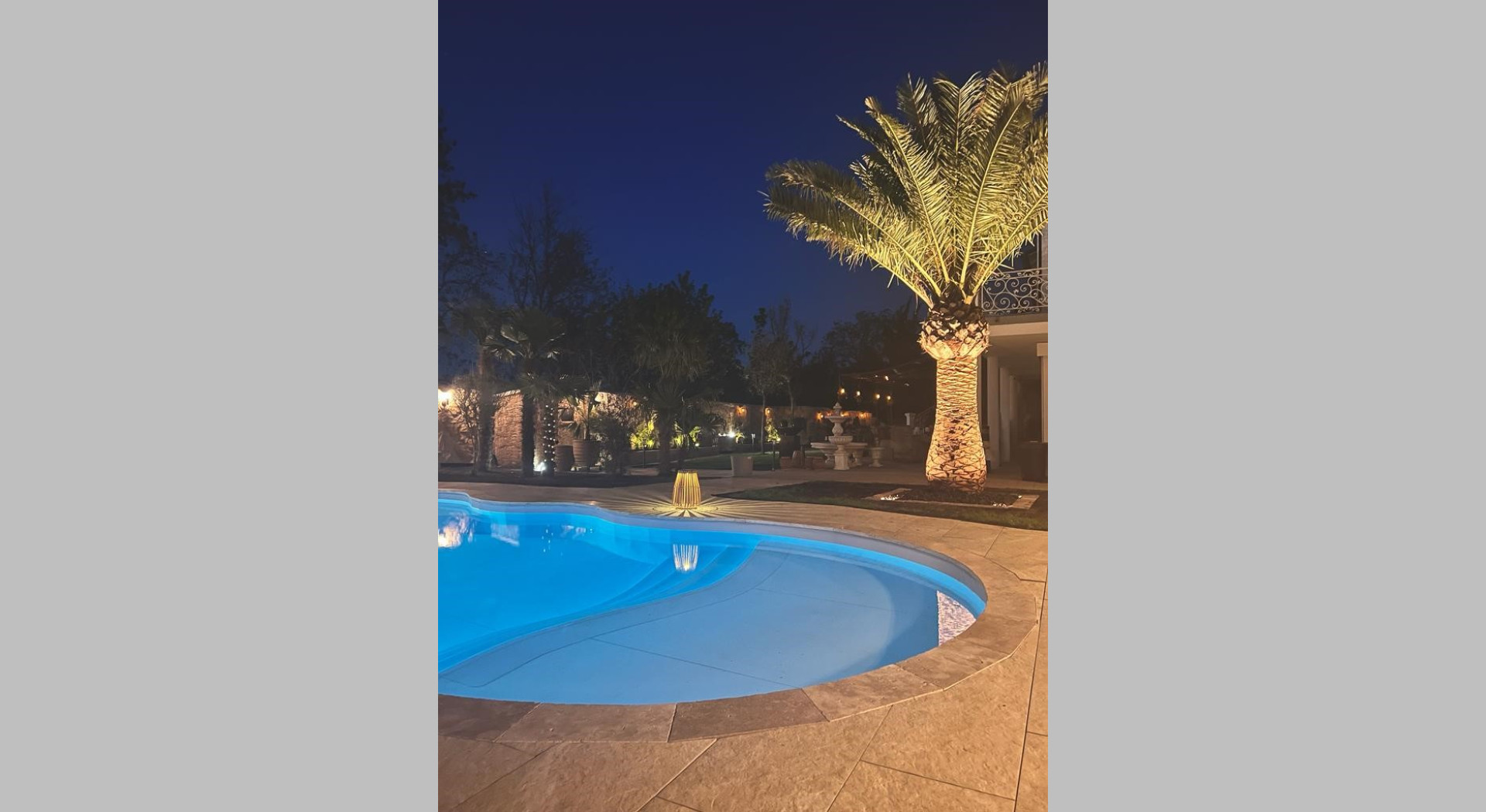 Außen mit Pool