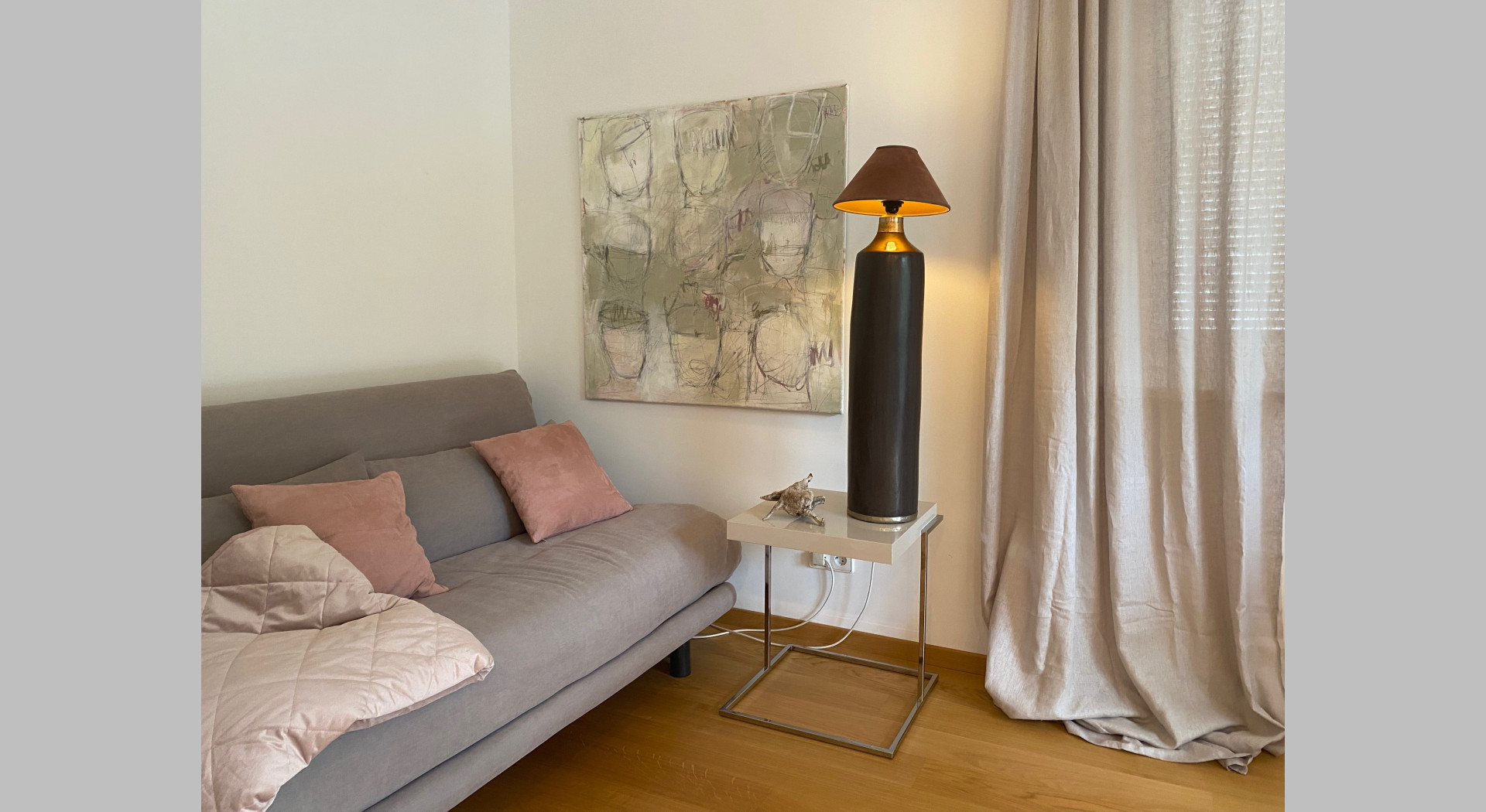 Ausklappbares Sofa Ligne Rose Büro links 1.OG