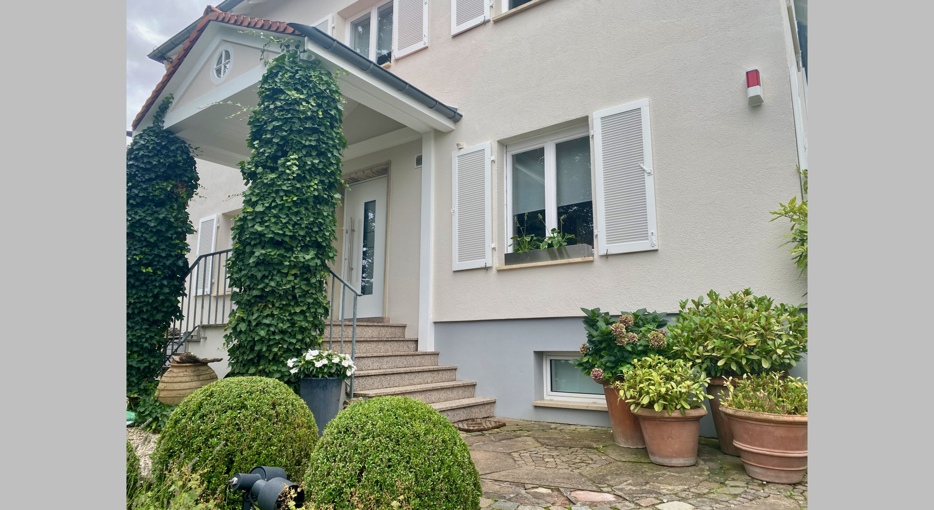 Treppe zum Haus Vorderseite, Nahaufnahme