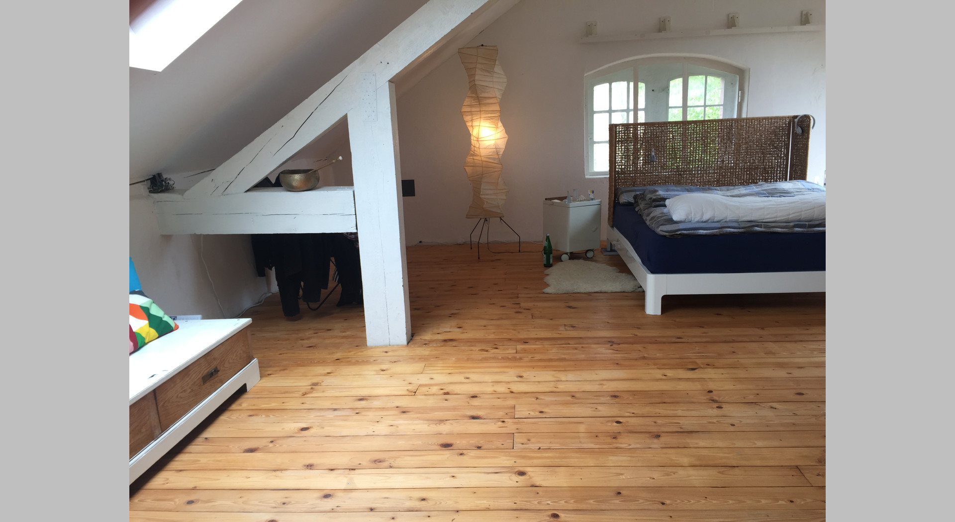 Atelierhaus Obergeschoss Dachschräge Schlafzimmer