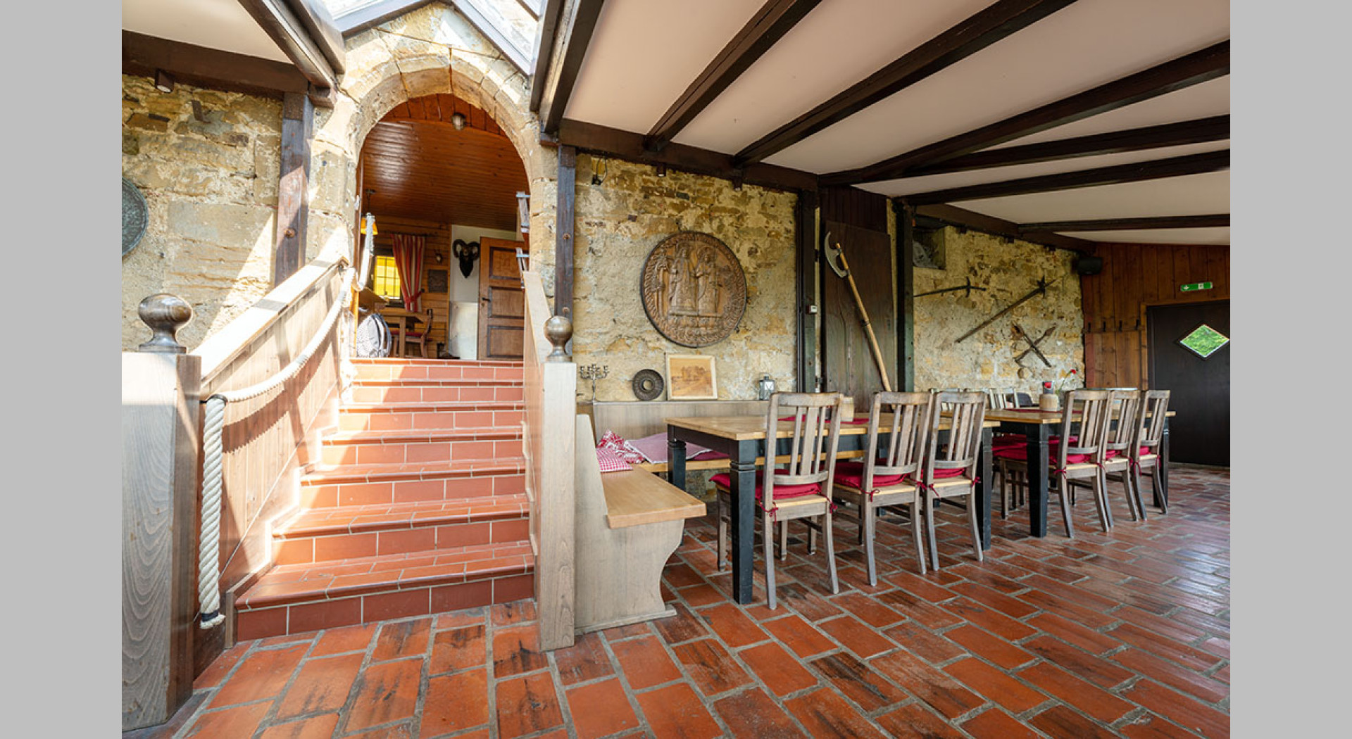 Burgschänke, Indoor DIE BURG | Burg Hohenrechberg
