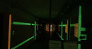 Bunkerflur mit fluoreszierendem Licht