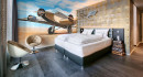 V8HOTEL - Themenzimmer Flugfeld