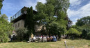 Schlossruine mit Park
