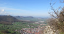 Blick auf Beuren und zur Burg Hohenneuffen