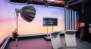 Realkulisse (Studio 16) mit exemplarischer Beleuchtung & Farbe