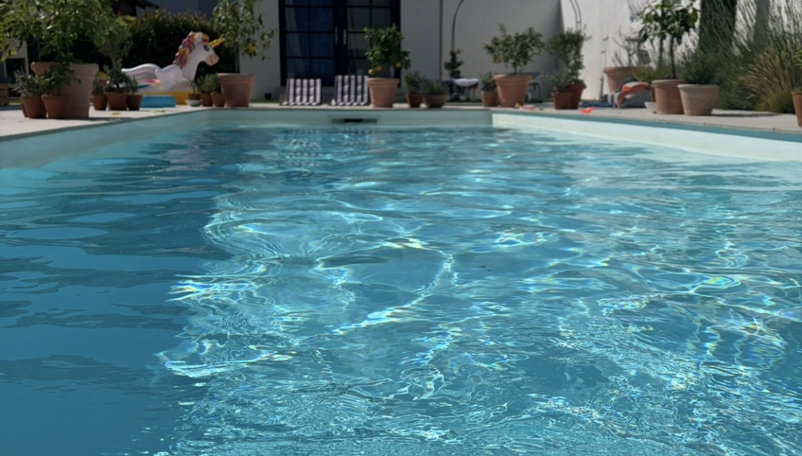 12m Pool mit Poolhaus