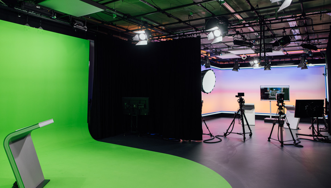 Studio 16 mit Greenscreen-Hohlkehle & Realkulisse
